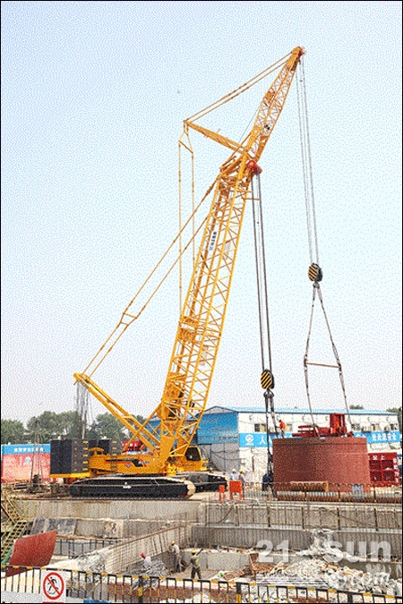 重甲銳士駕臨!徐工XGC中噸位履帶吊重裝騎士特寫--行業(yè)動態(tài)--中國工程機械商貿(mào)網(wǎng)