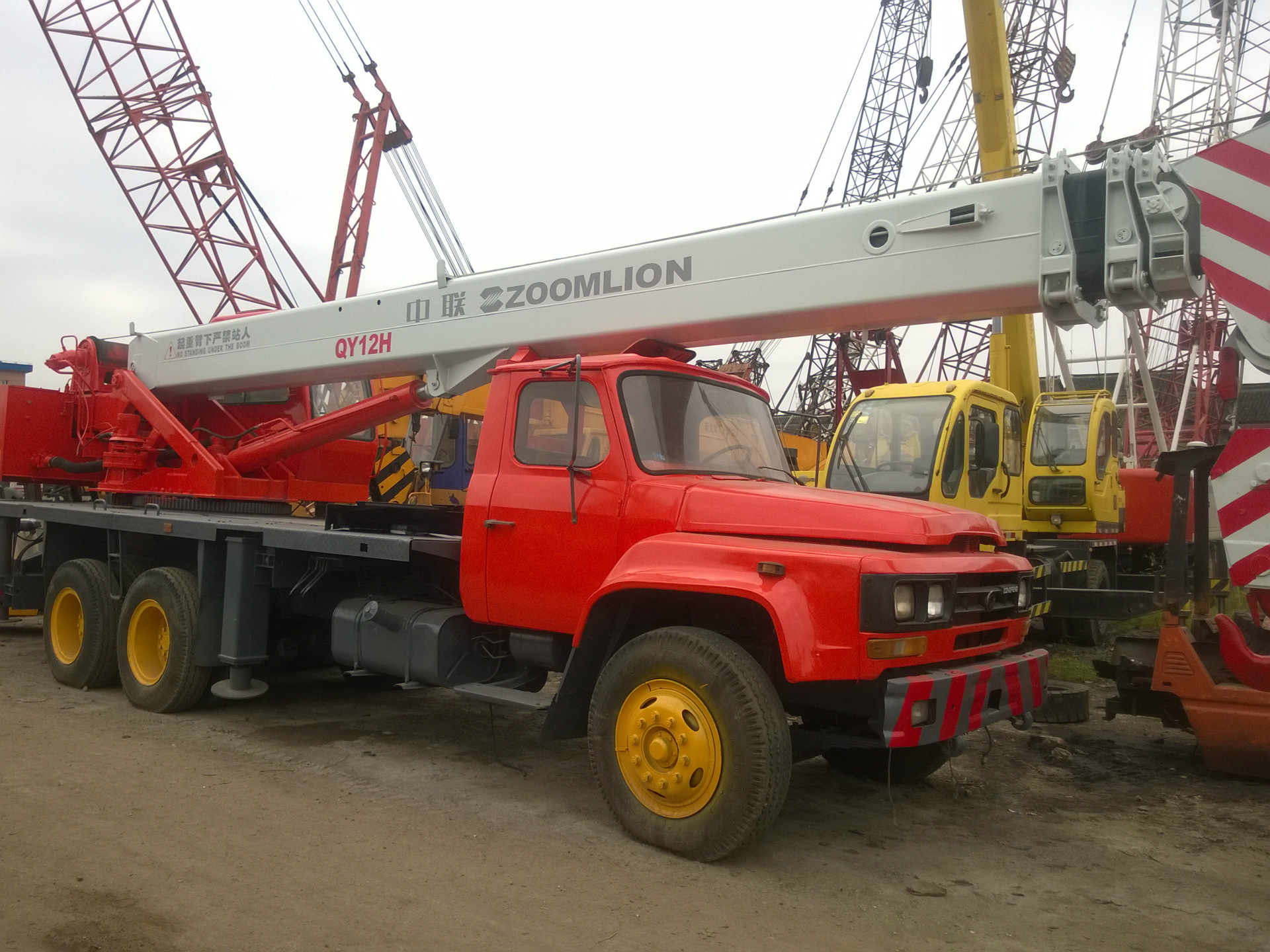 急售二手20噸吊車，性能優(yōu)越，價格實(shí)惠