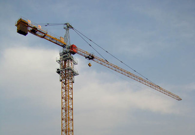 新疆塔吊、塔機(jī)與施工升降機(jī)廠家直銷優(yōu)勢解析